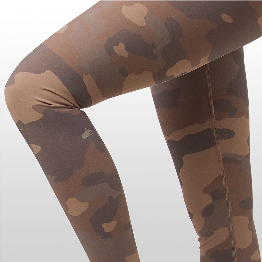 Ali High Waisted Vapor Legging in Putty Camo - Picture 2 of 9